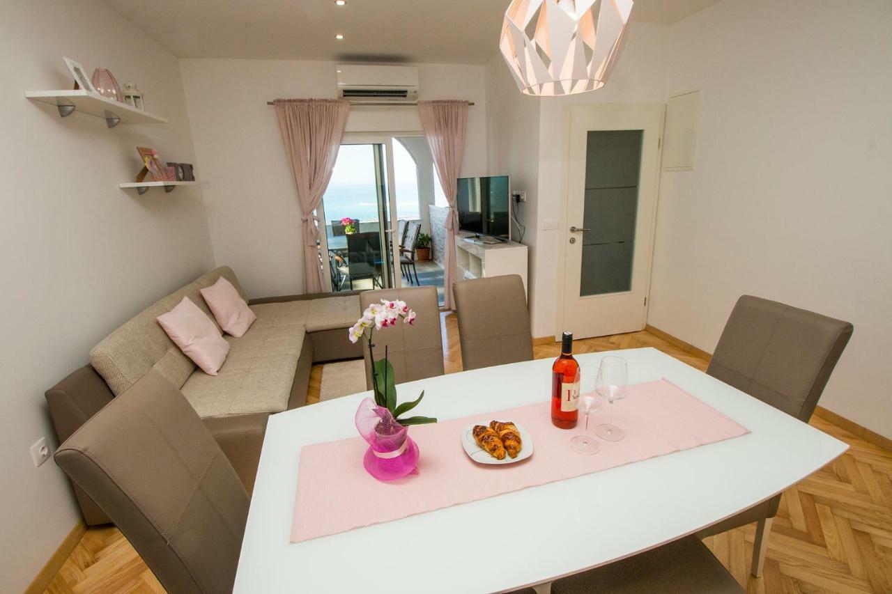 Apartman Nina Omiš Eksteriør billede
