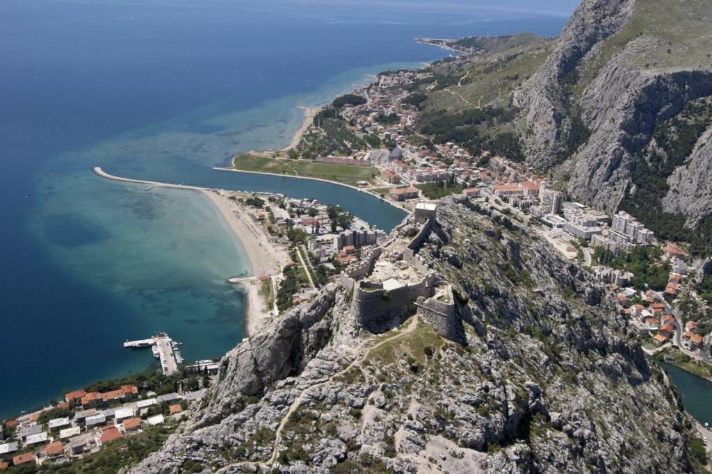 Apartman Nina Omiš Eksteriør billede